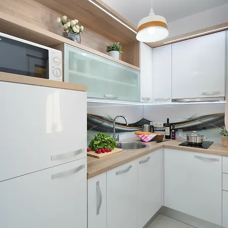 Apartment Malibu Deluxe Vir