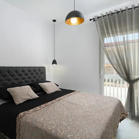 Malibu Deluxe Vir